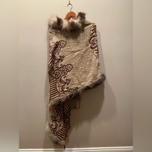 Pashmina wrap with fur trim
